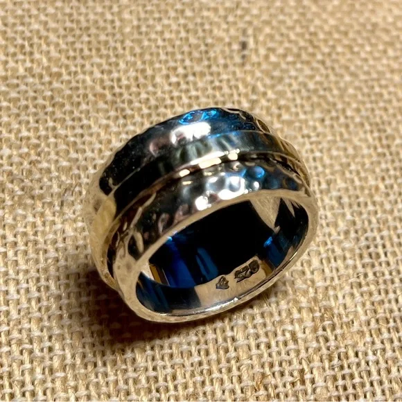 Silpada Hammered Circle Ring - Picture 9 of 13